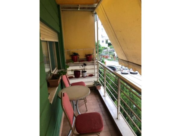 Tirane, jepet me qera apartament 2+1 Kati 3, 100 m² 450 € (Ali Demi)