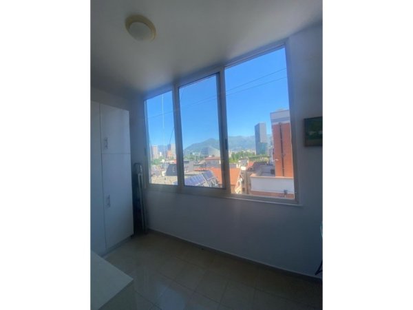 Tirane, jepet me qera apartament 2+1 Kati 7, 90 m² 800 € (BLLOK)