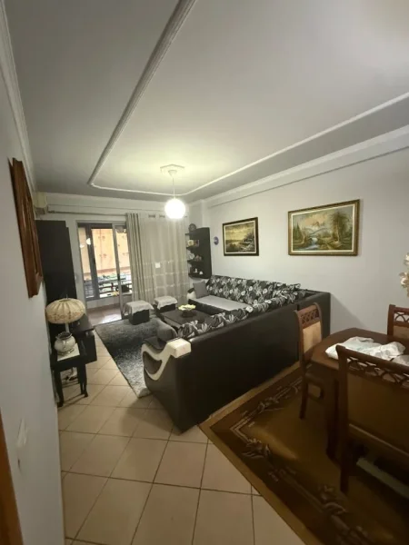 Tirane, jepet me qera apartament 2+1+Aneks+Ballkon Kati 4, 100 m² 450 € (Teodor Keko)