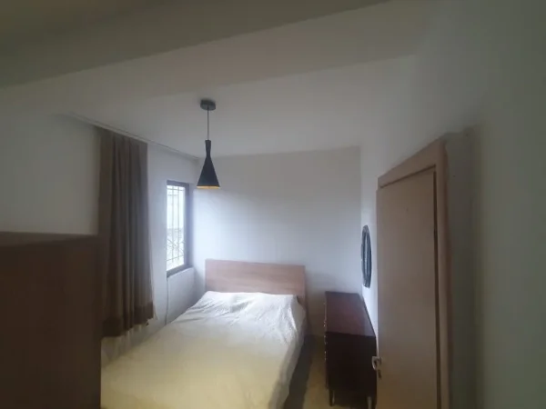 Tirane, jepet me qera shtepi 1+1 Kati 1, 65 m² 350 € (Selite , Universiteti Marlin Barleti)