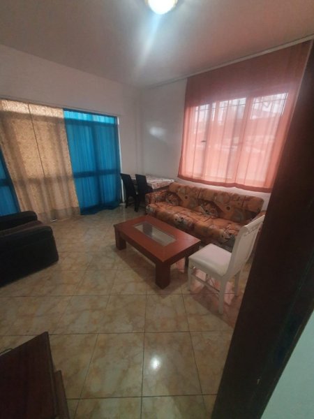 Tirane, jepet me qera shtepi 1+1 Kati 1, 65 m² 350 € (Selite , Universiteti Marlin Barleti)