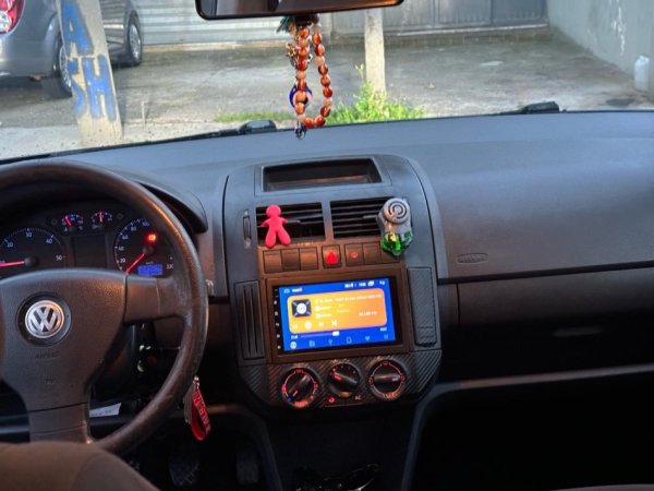 Elbasan, shes makine VOLKSWAGEN POLO Nafte, gri e erret manuale Kondicioner 231.000 km 3.900 €