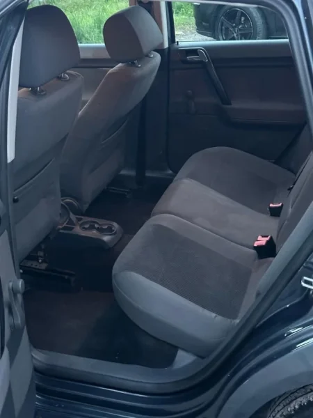 Elbasan, shes makine VOLKSWAGEN POLO Nafte, gri e erret manuale Kondicioner 231.000 km 3.900 €