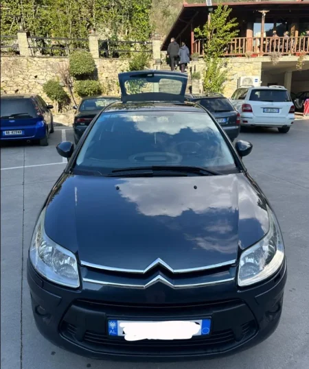 Tirane, shes makine Citroen C4 Benzin+Gaz, blu e errët automatik Kondicioner 92 km 4.000 €