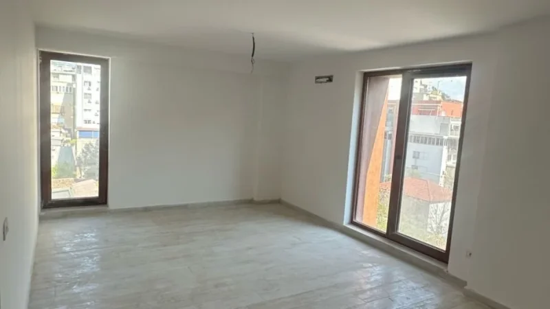 💥JEPET ME QIRA per  ZYRA GJITHE Kati 5 I NJE PALLATI TE RI  RRUGA E KAVAJES  2.400 €💥