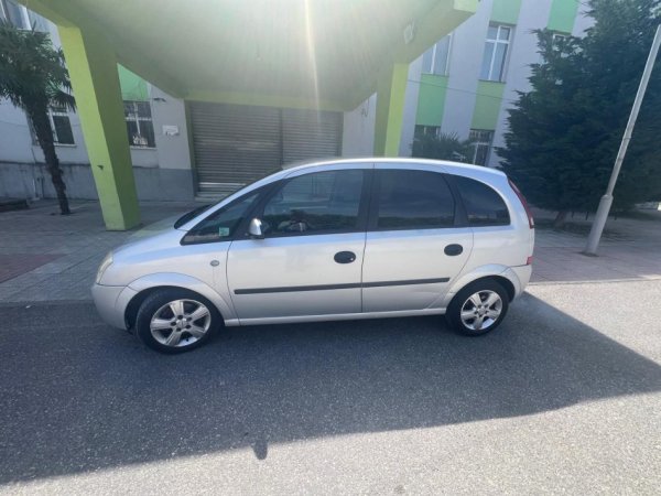 Shkoder, shes makine Opel Meriva Nafte, gri metalizato manuale Kondicioner 300.000 km 1.700 €