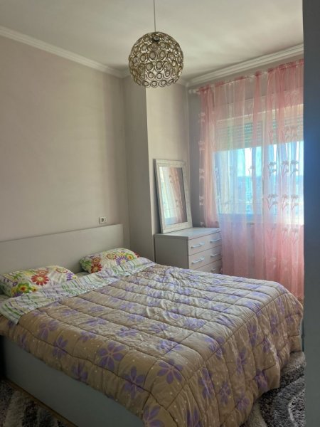 Tirane, jepet me qera apartament 2+1+Ballkon Kati 7, 90 m² 600 € (Rruga Bardhyl)
