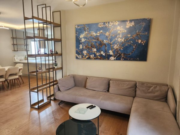 Tirane, jepet me qera 2 Katshe Kati 2, 300 m² 1.500 € (Blloku i vilave Selite)