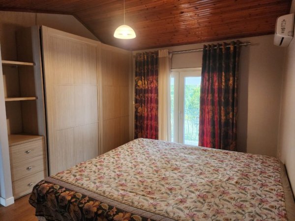 Tirane, jepet me qera 2 Katshe Kati 2, 300 m² 1.500 € (Blloku i vilave Selite)