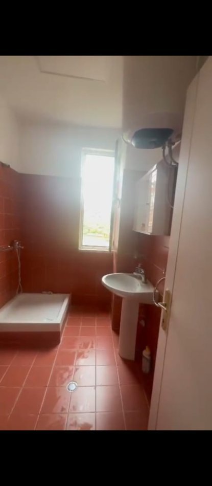 Tirane, jepet me qera apartament 1+1+Ballkon Kati 7, 70 m² 400 € (Rruga Loni Ligori ,Astir)
