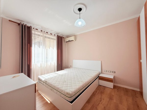 Tirane, jepet me qera 2+1 Kati 2, 86 m² 500 € (Te Brryli)