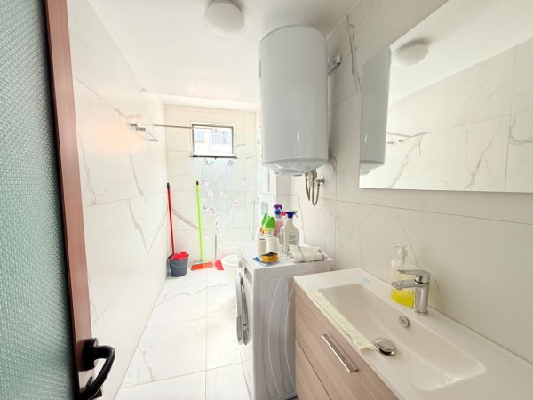 Tirane, jepet me qera 2+1 Kati 2, 86 m² 500 € (Te Brryli)