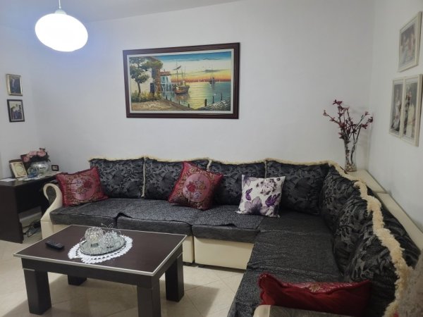 Tirane, jepet me qera apartament 1+1+Aneks+Ballkon Kati 1, 70 m² 40.000 € (ALI VISHA)