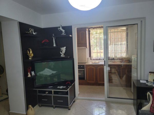 Tirane, jepet me qera apartament 1+1+Aneks+Ballkon Kati 1, 70 m² 40.000 € (ALI VISHA)