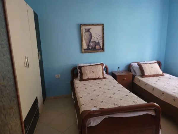 Tirane, jepet me qera apartament 1+1+Aneks+Ballkon Kati 1, 70 m² 400 € (ALI VISHA)