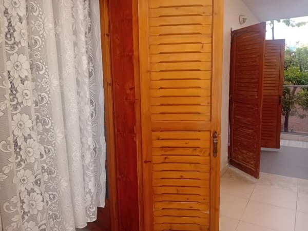 Tirane, jepet me qera shtepi 2+1+Ballkon Kati 1, 380 € (Don bosko)