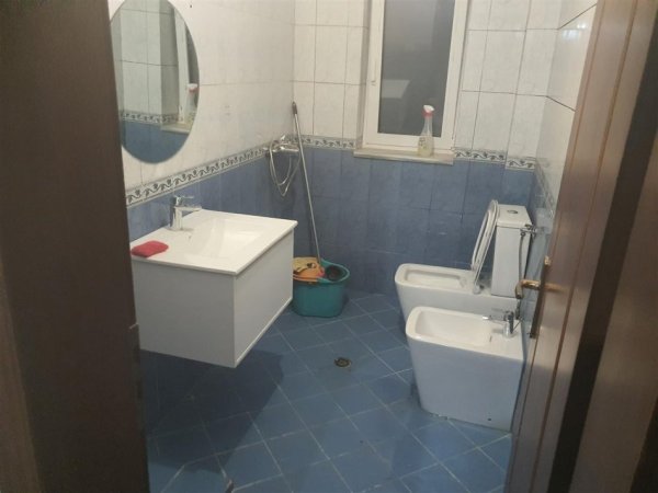 Tirane, jepet me qera apartament 1+1+Aneks Kati 2, 65 m² 750 € (Sheshi Wilson , Gjimnazi Petro Nini Luarasi)