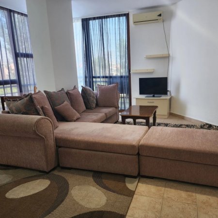 Durres, jepet me qera apartament 1+1 Kati 2, 68 m² 250 € (Lagjia 13 Plazh Durres perballe Hotel Adriatik)