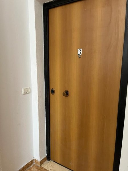 Tirane, jepet me qera apartament 2+1+Aneks+Ballkon Kati 1, 102 m² 600 € (Liqeni I Thate)