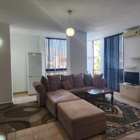 Durres, jepet me qera apartament 1+1 Kati 2, 68 m² 250 € (Lagjia 13 Plazh Durres perballe Hotel Adriatik)