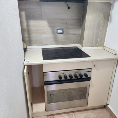 Durres, jepet me qera apartament 1+1 Kati 2, 68 m² 250 € (Lagjia 13 Plazh Durres perballe Hotel Adriatik)