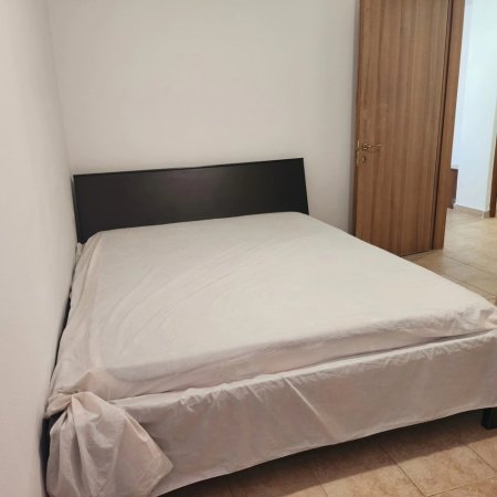 Durres, jepet me qera apartament 1+1 Kati 2, 68 m² 250 € (Lagjia 13 Plazh Durres perballe Hotel Adriatik)