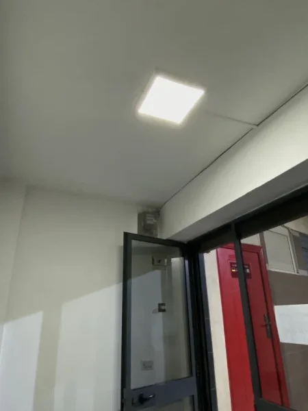 Tirane, jepet me qera ambjent biznesi Kati 0, 7 m² 211 € (Rruga e Durresit)