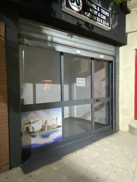 Tirane, jepet me qera ambjent biznesi Kati 0, 7 m² 211 € (Rruga e Durresit)