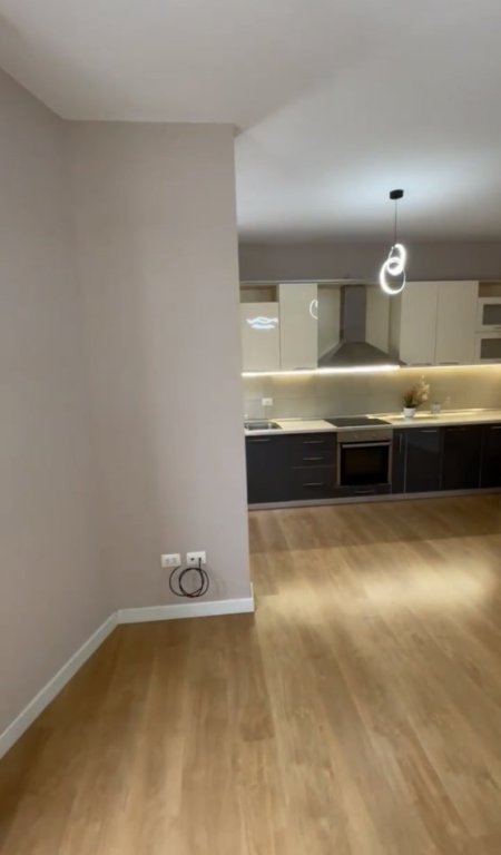 Tirane, jepet me qera apartament 3+1 Kati 2, 150 m² 700 € (Kopshti Zoologiik)