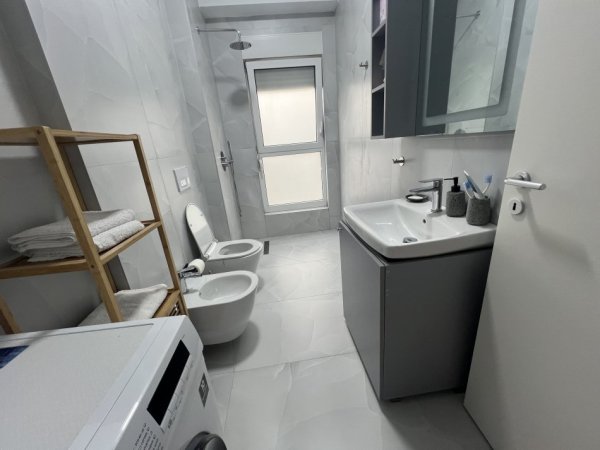Tirane, jap me qera apartament 1+1+Ballkon Kati 6, 50 m² 400 € (Pasho Hysa)