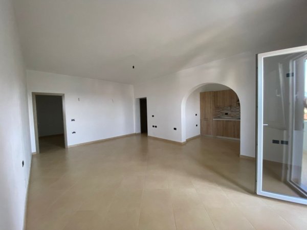 Tirane, jepet me qera apartament 2+1+Ballkon Kati 1, 100 m² 300 € (Selite)