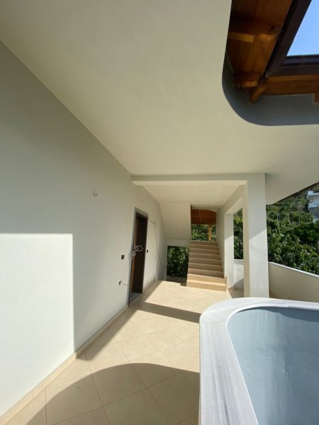 Tirane, jepet me qera apartament 2+1+Ballkon Kati 1, 100 m² 300 € (Selite)