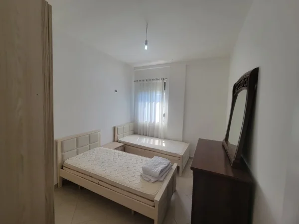 Tirane, jepet me qera shtepi 2+1+Ballkon Kati 2, 120 m² 451 € (Rruga Celo Sinani)