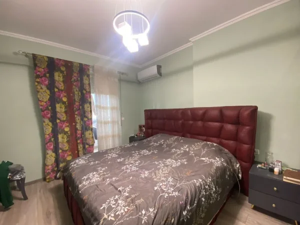 Tirane, shitet apartament 2+1+Ballkon Kati 10, 95 m² 195.000 € (Rruga Kavajes)