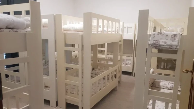 Tirane, jepet me qera ambjent biznesi Kati 2, 230 m² 1.150 € (Ali Demi)