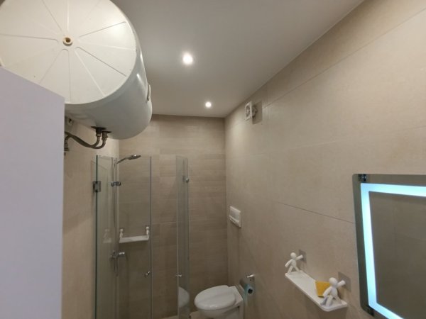 Tirane, jepet me qera apartament 2+1+Ballkon Kati 3, 75 m² 850 € (Myslym Shyri)