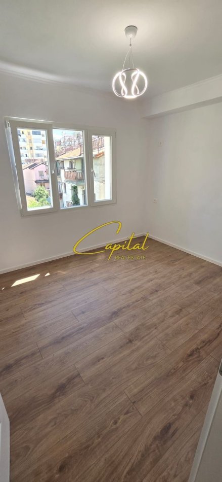 Tirane, shitet apartament 2+1 Kati 4, 64 m² 169.000 € (RRUGA E KAVAJES)