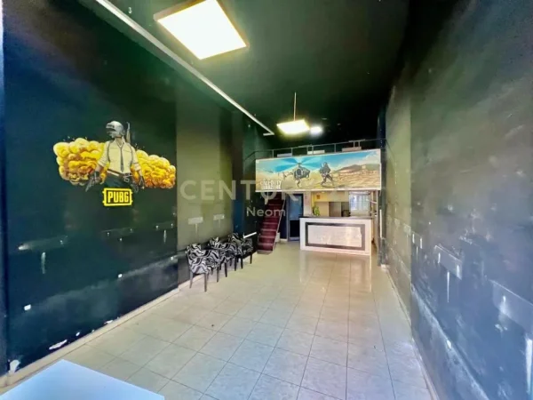 Tirane, shes ambjent biznesi Kati 0, 65 m² 149.000 € (Globe, Rruga e Kavajës)