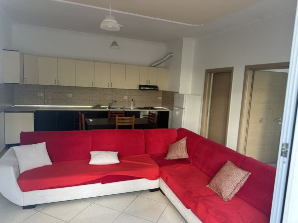 Tirane, jepet me qera apartament 2+1+Ballkon Kati 2, 130 m² 449 € (Fuat toptani)