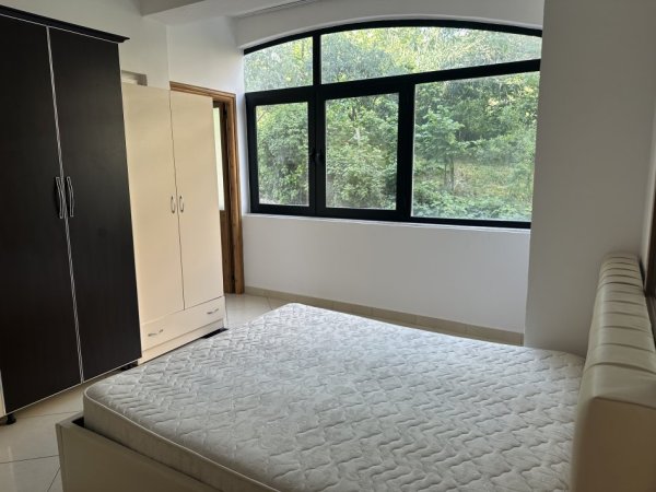 Tirane, jepet me qera apartament 2+1+Ballkon Kati 2, 130 m² 449 € (Fuat toptani)