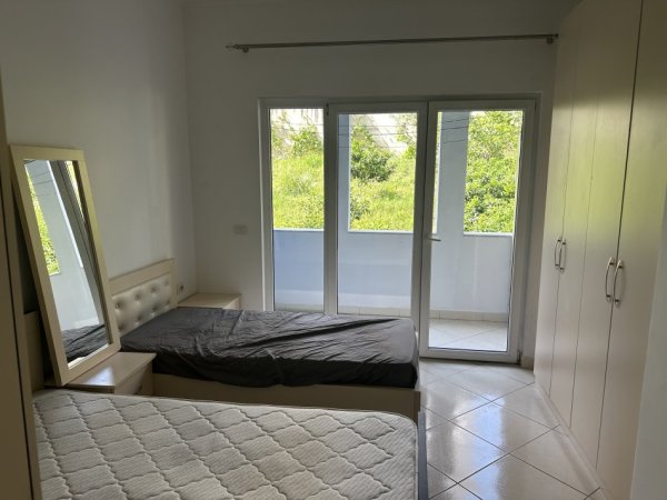 Tirane, jepet me qera apartament 2+1+Ballkon Kati 2, 130 m² 449 € (Fuat toptani)