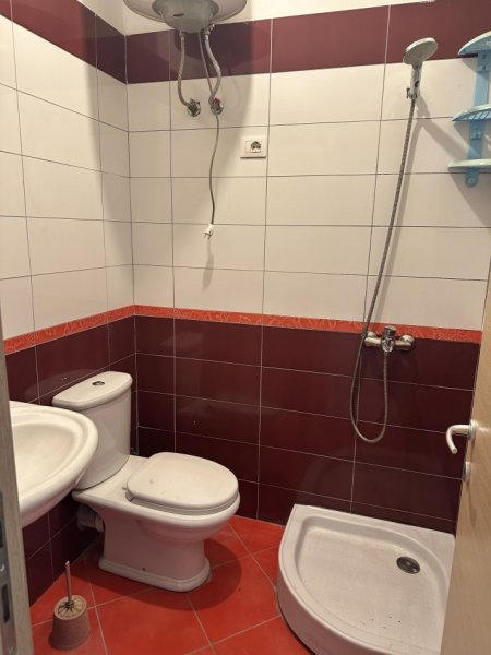 Tirane, jepet me qera apartament 2+1+Ballkon Kati 2, 130 m² 449 € (Fuat toptani)