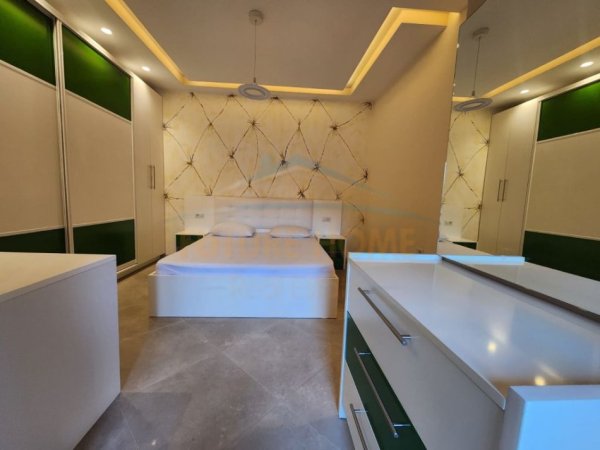 Tirane, jepet me qera apartament 2+1+Ballkon Kati 8, 108 m² 800 € (Rruga Panorames)