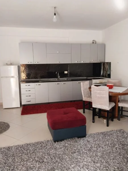 Tirane, jepet me qera apartament 2+1 Kati 2, 100 m² 35,000 leke (Prane Market Ana)