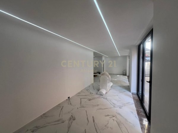 Durres, shitet dyqan Kati 0, 88 m² 155.000 € (PLAZH HEKURUDHA!!)