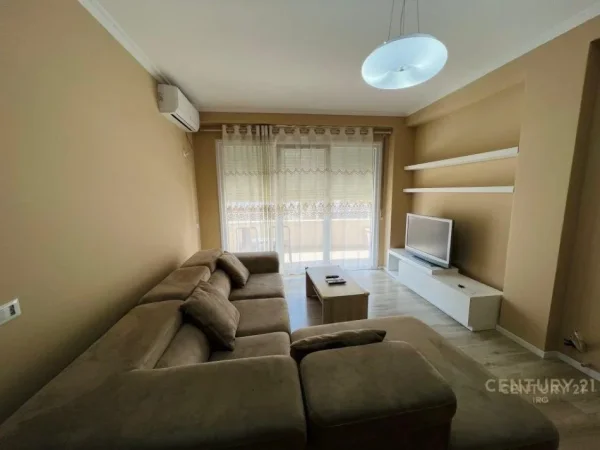 Tirane, jap me qera apartament 2+1 , 110 m² 650 € (Kopshti Botanik Zoologjik)