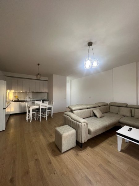 Tirane, jepet me qera apartament 2+1+Aneks+Ballkon Kati 4, 145 m² 600 € (rruga e durresit)