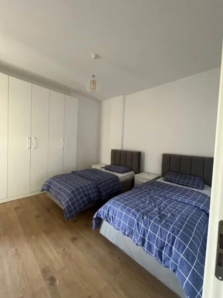 Tirane, jepet me qera apartament 2+1+Aneks+Ballkon Kati 4, 145 m² 600 € (laprake)