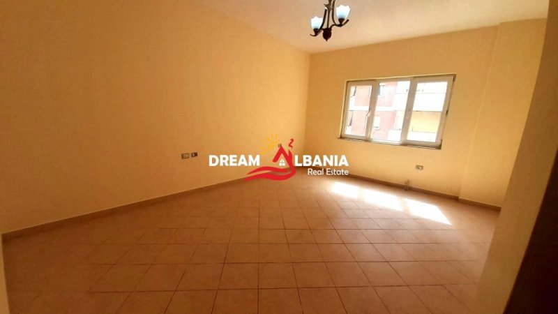 Tirane, jepet me qera apartament 1+1 Kati 3, 89 m² 500 € 