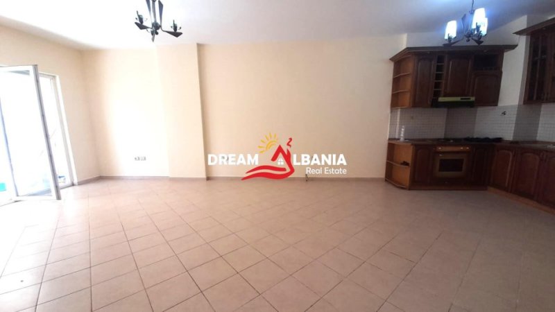 Tirane, jepet me qera apartament 1+1 Kati 3, 89 m² 500 € 